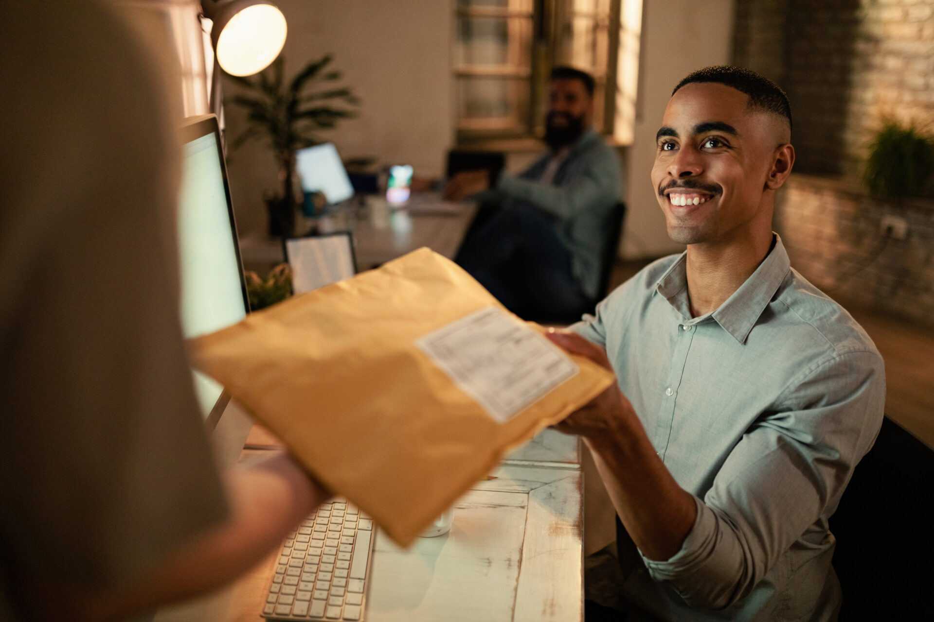 Seemless Package Forwarding Solutions